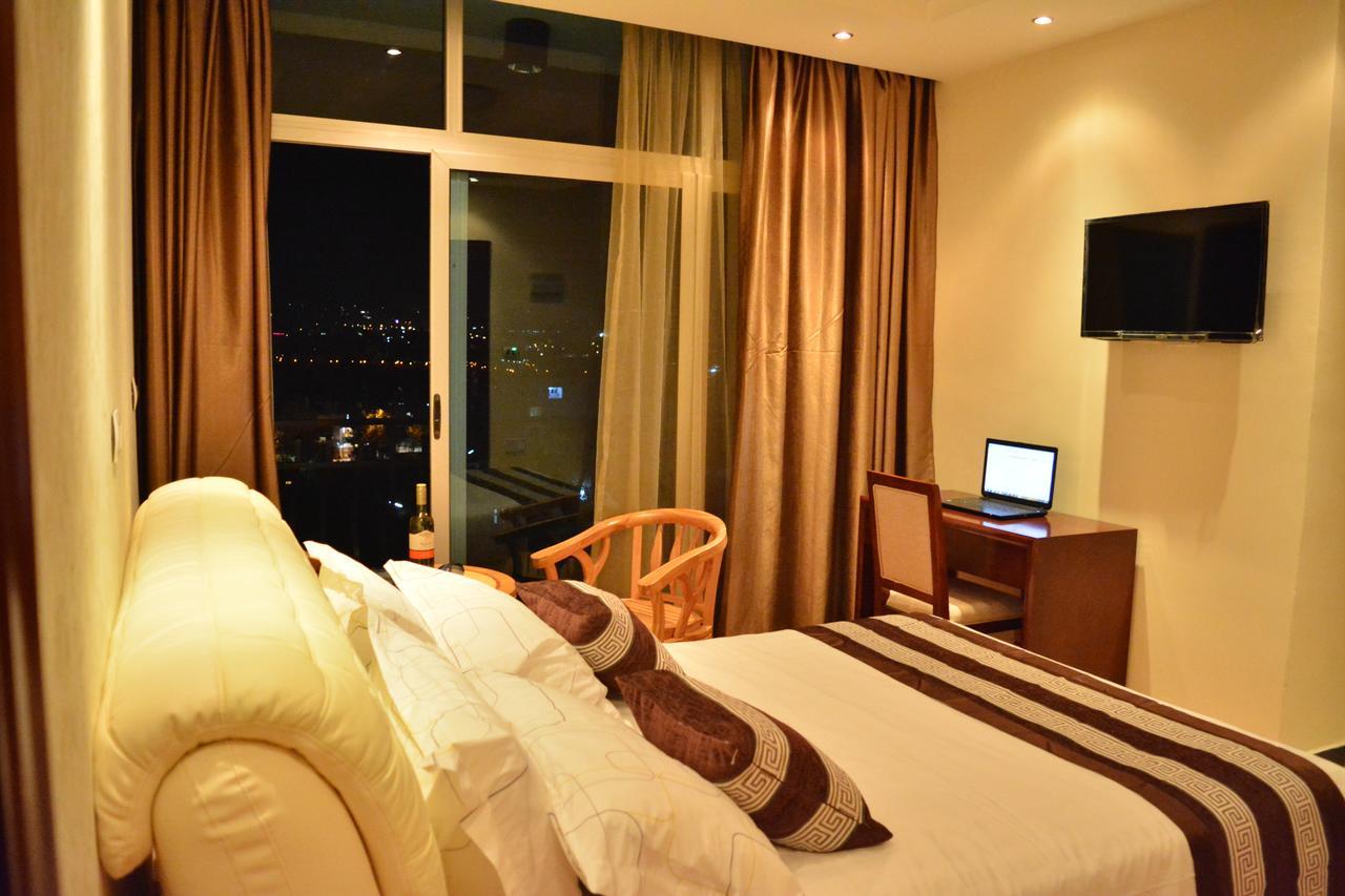 Impress Hotel Addis Abeba Esterno foto