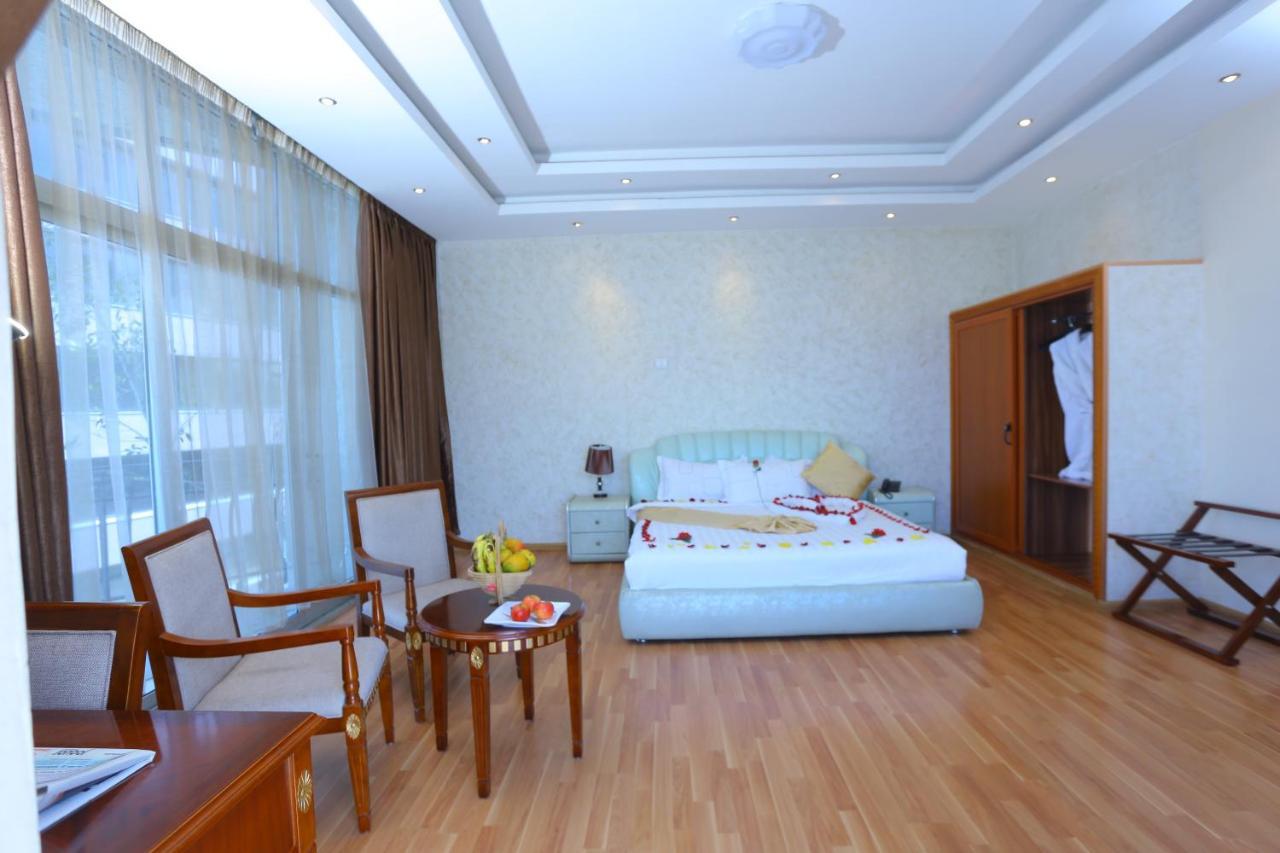Impress Hotel Addis Abeba Esterno foto