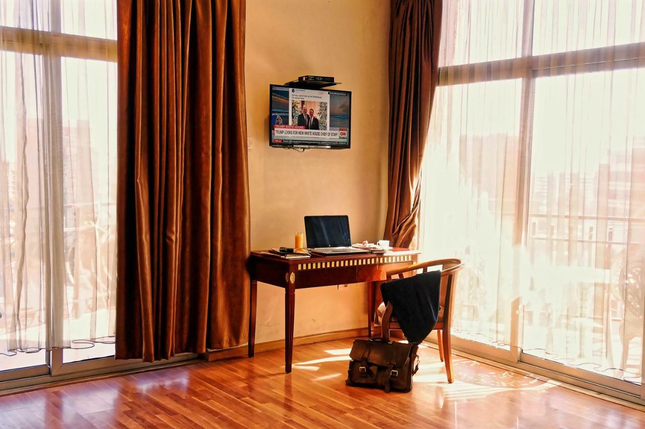 Impress Hotel Addis Abeba Esterno foto