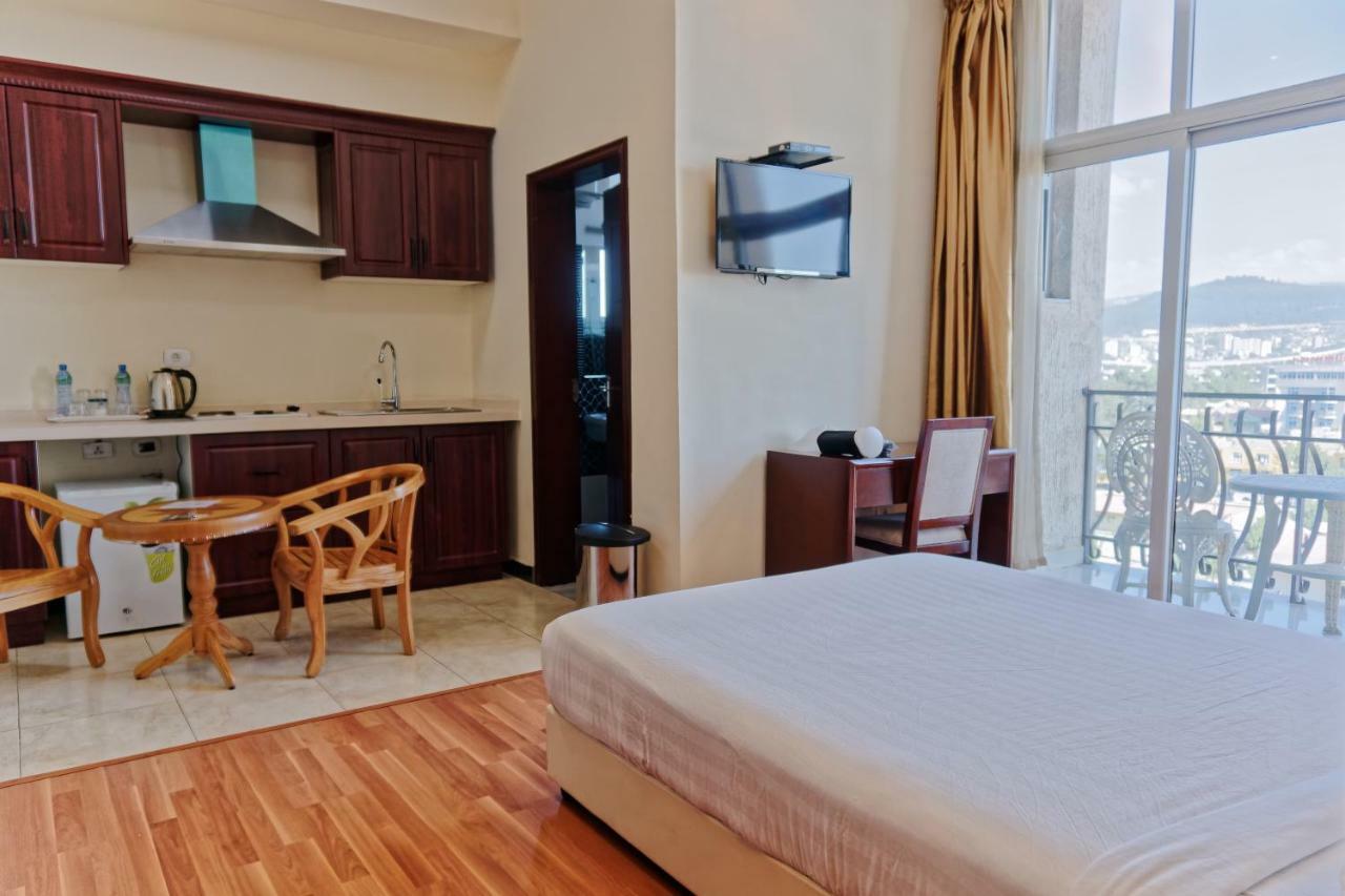 Impress Hotel Addis Abeba Esterno foto