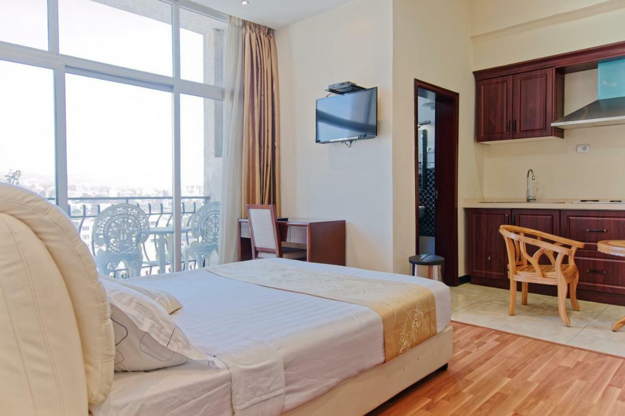 Impress Hotel Addis Abeba Esterno foto
