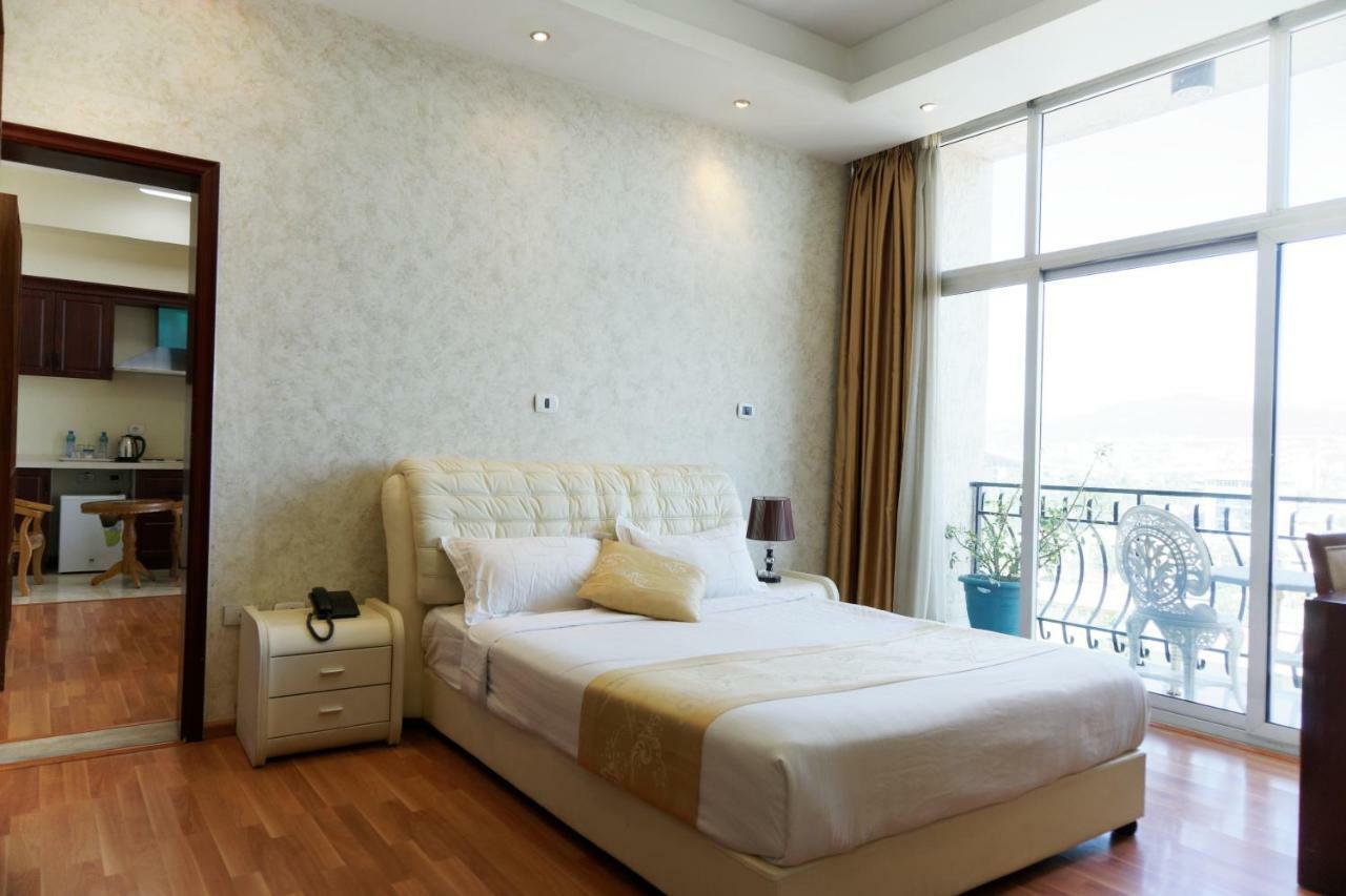 Impress Hotel Addis Abeba Esterno foto