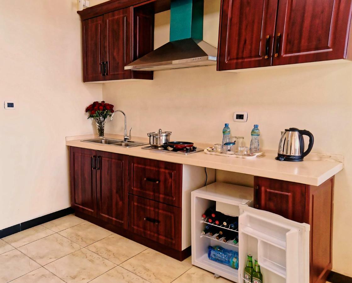Impress Hotel Addis Abeba Esterno foto